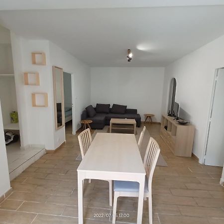 T2 Renove En Rdc Avec Cour, Intra Muros Avignone Esterno foto